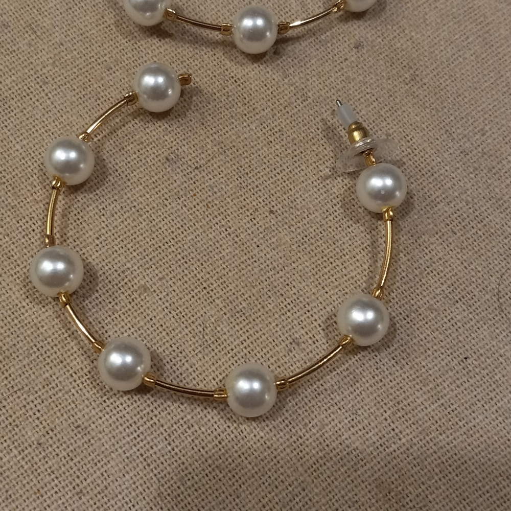 $7 New Earrings - Picture 2 of 2